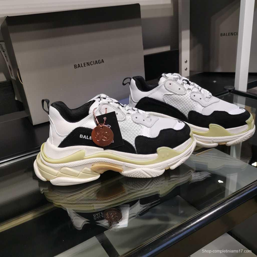 Men/Women Balenciaga Triple S Sneaker White/Black Item Ab5580330