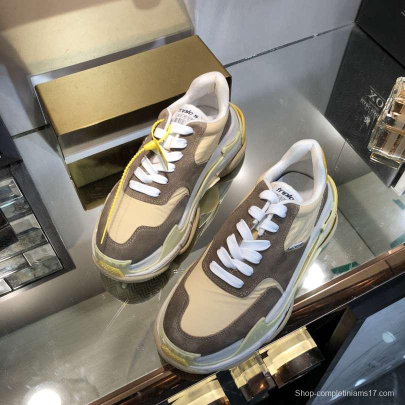 Men/Women Balenciaga Triple S 2.0 Sneaker khaki Item 6380340