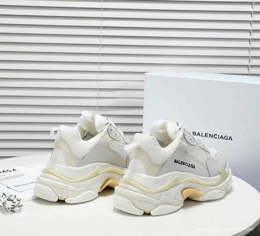 Men/Women Balenciaga Triple S Sneaker White Item 6380340