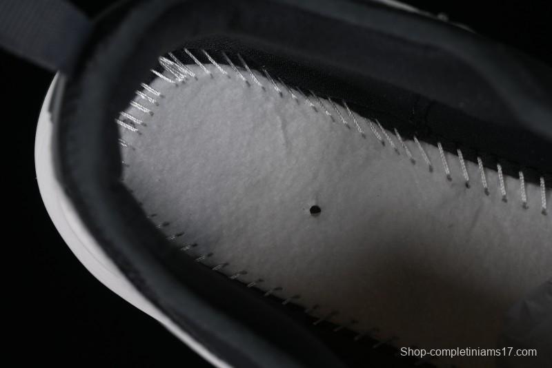 Nike TC 7900 Retro Chunky Dad Shoes with Reflective Swoosh and Cushioned Sole - DD9682-001