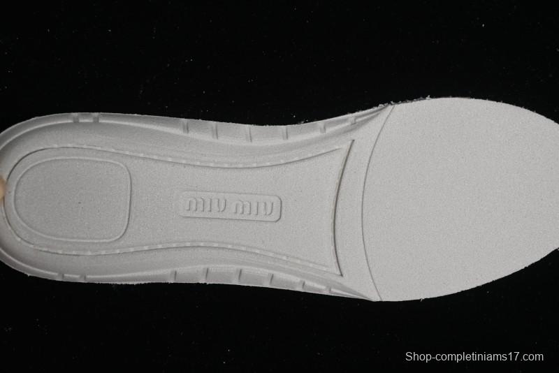 Miu Miu x New Balance 530 Low-Top Retro Running Sneakers with Dual Lace Design - G.D4