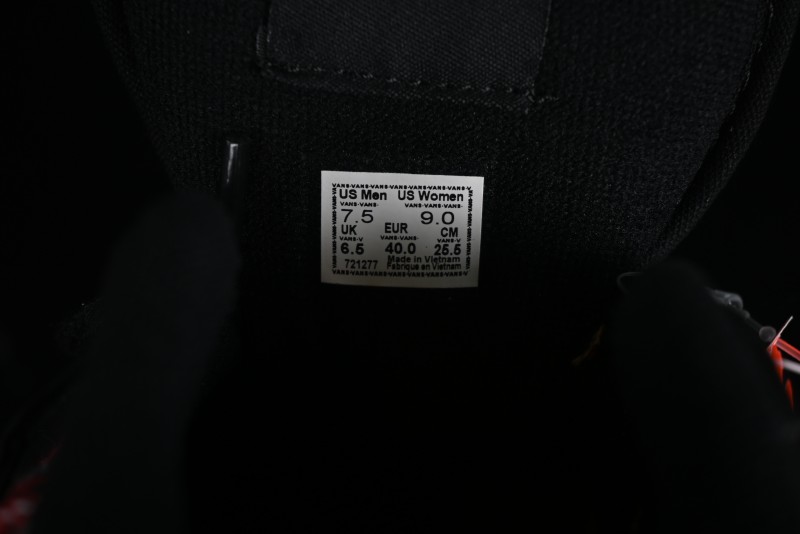 Vans Classics Knu Skool Retro Sneakers with Enlarged Toe and Thickened Trim - VN0009QC3N6