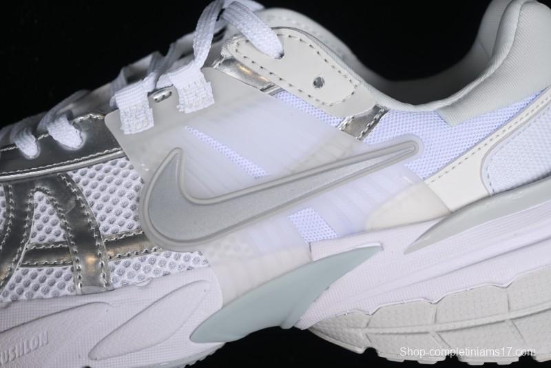 Nike Runtekk V2K Retro Low-Top Running Shoes with Cushlon Midsole and Distressed Effect - FD0736-104