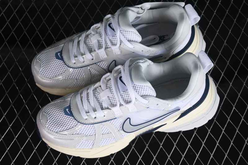 Nike Runtekk V2K Retro Low-Top Running Shoes with Cushlon Midsole - FD0736-102