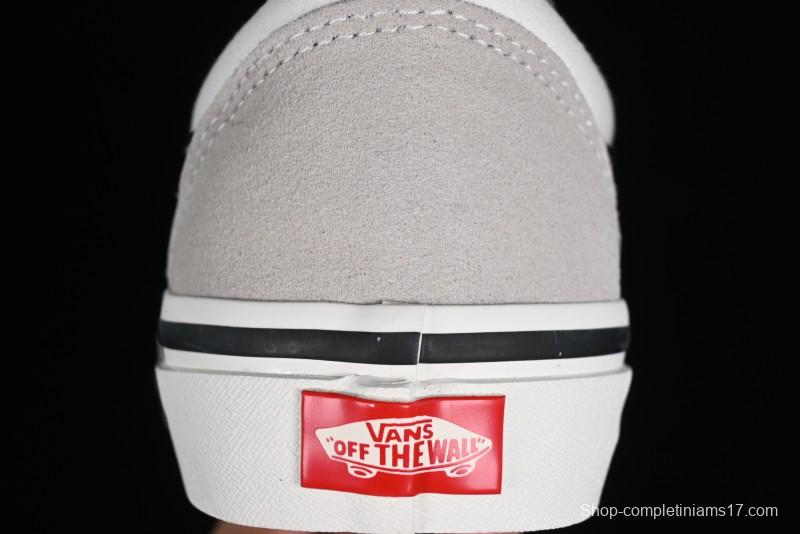 Vans Old Skool Reissue 136 Low-Top Skate Shoes with Detachable Cushioned Insole - VN000MT6KIG
