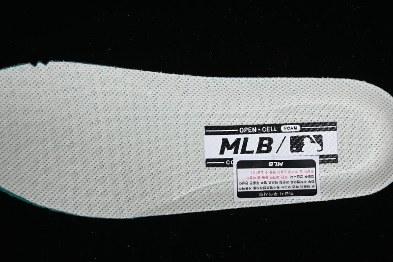 MLB Chunky Liner Basic New York Yankees Thick Platform Casual Sneakers with 6cm Height Increase - 3ASXCLS3N43WIS