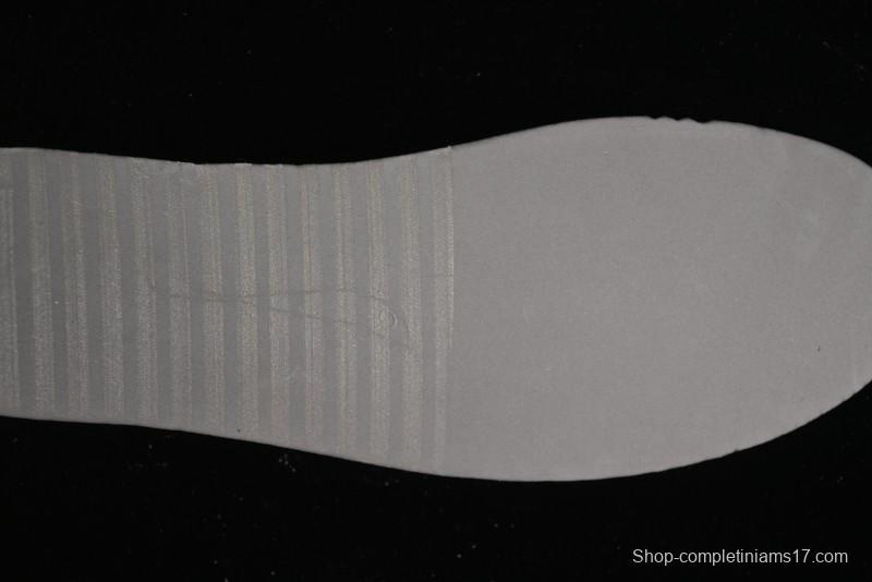 Nike Dunk Low SB Silver Surfer Skateboarding Shoes with Metallic Silver Upper - HF0391-001