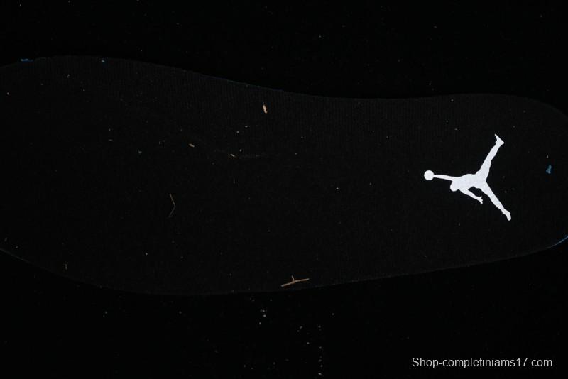 Nike Air Jordan 1 Low Retro Basketball Shoes in Black and White - 553558-043