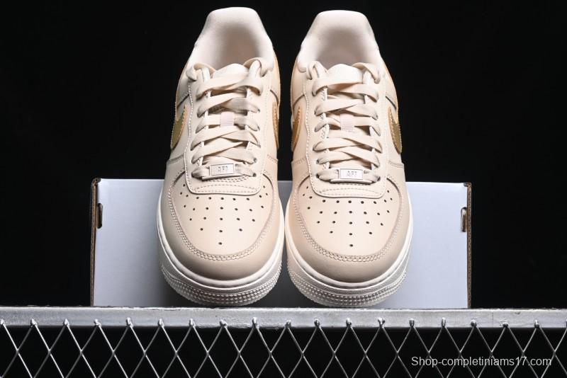 Nike Air Force 1 '07 Low Top Sneakers with Full-Grain Leather and Air Cushion - DQ7569-102