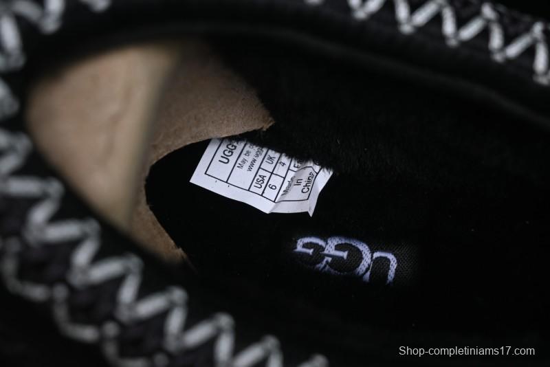 UGG Classic Mini II Snow Boots with TREADLITE Outsole - 5955