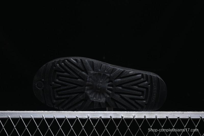 UGG Classic Mini II Snow Boots with TREADLITE Outsole - 5955