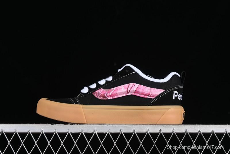 Vans Classics Knu Skool Vulcanized Skate Shoes in Black & Pink - VN0014QC0BV