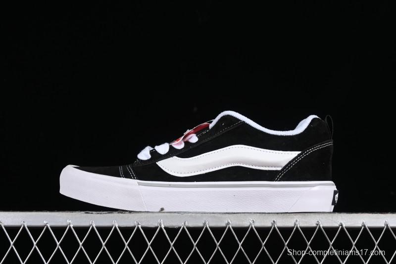 Vans Classics Knu Skool Retro Sneakers in Black & White - VN0AUAK375