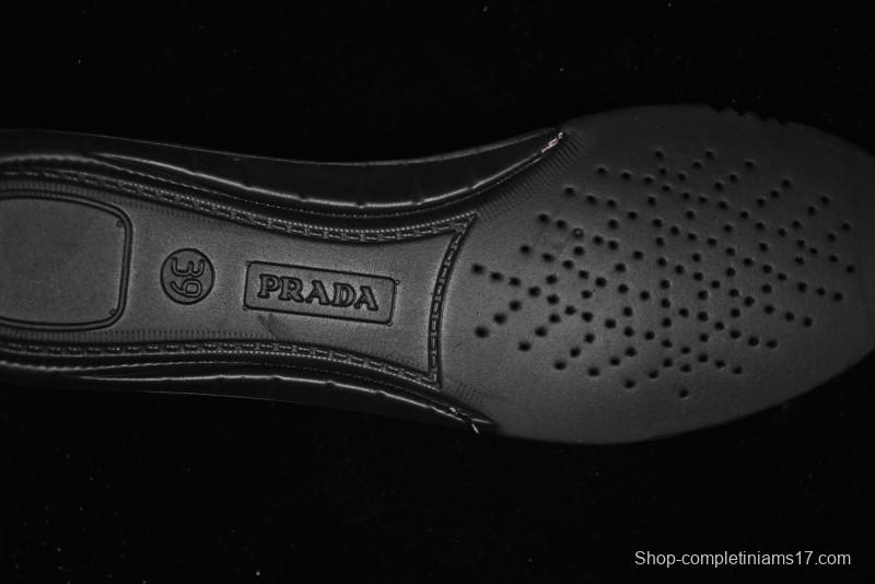 Prada Cloudbust Air Thunder Lifestyle Low-Top Sneakers with Anti-Slip and Wear-Resistant Design - 1E819L