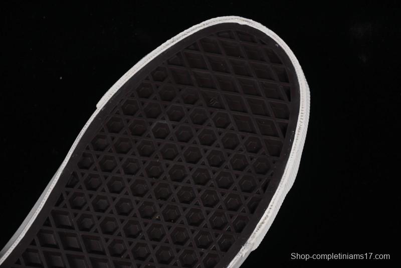 Vans Old Skool 36 Low-Top Retro Skate Shoes - VN000D57BLK