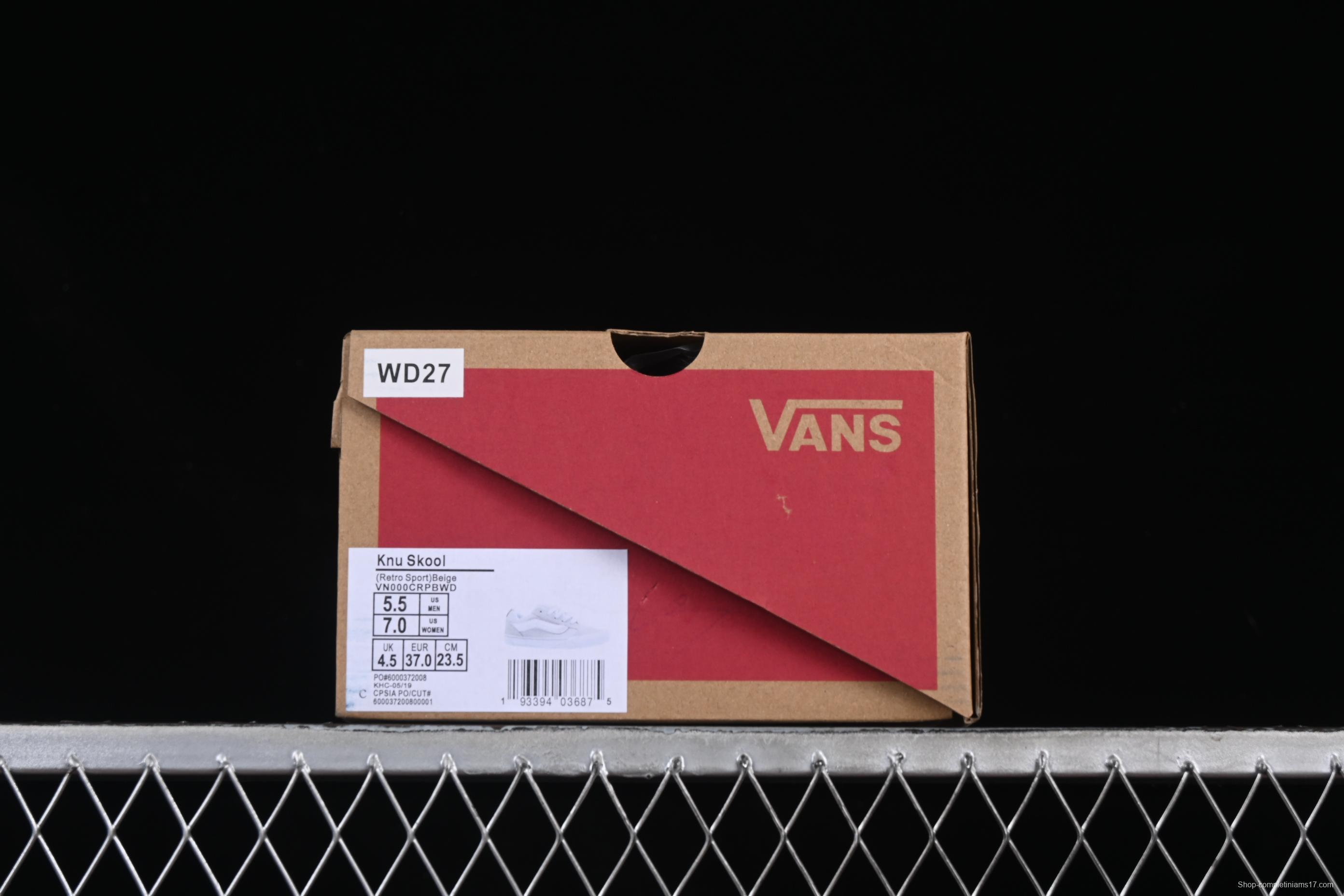 Vans Knu Skool Low-Top Retro Chunky Sneakers with Oversized Logo - VN000CRPBWD