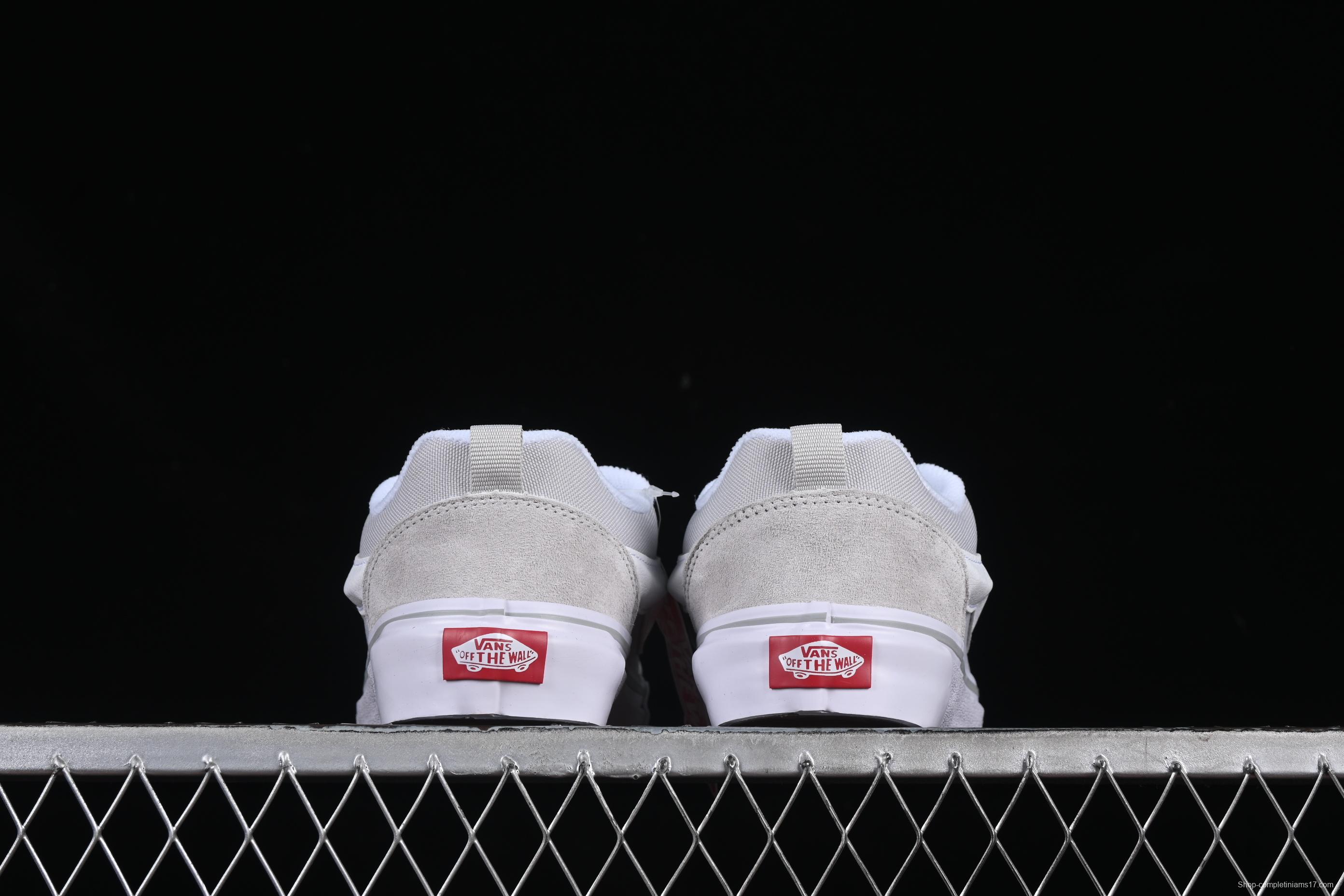 Vans Knu Skool Low-Top Retro Chunky Sneakers with Oversized Logo - VN000CRPBWD