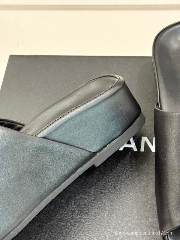 2025 Slippers Chanel Black Leather Slippers KFY00250