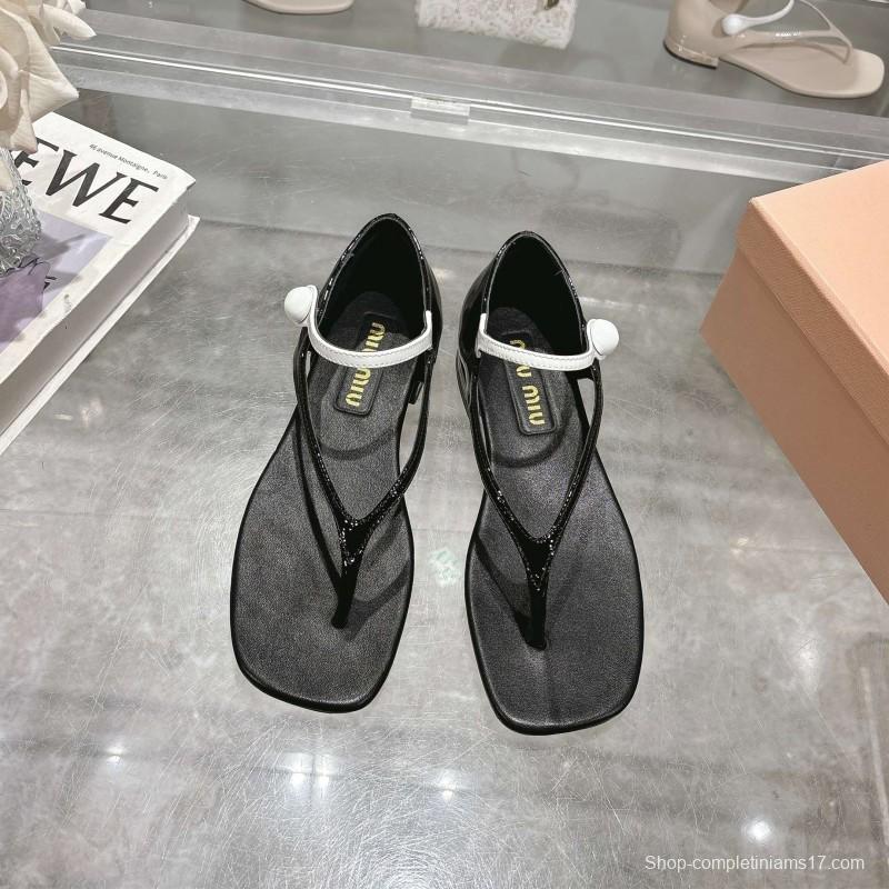 2025 Women Miu Miu Black Patent Leather T-strap Sandals With Contrast Strap KFY00289 (F)