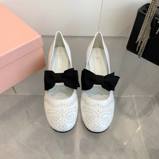 2025 Women Miu Miu White Leather Mary Jane Brogue Bow KFY00280