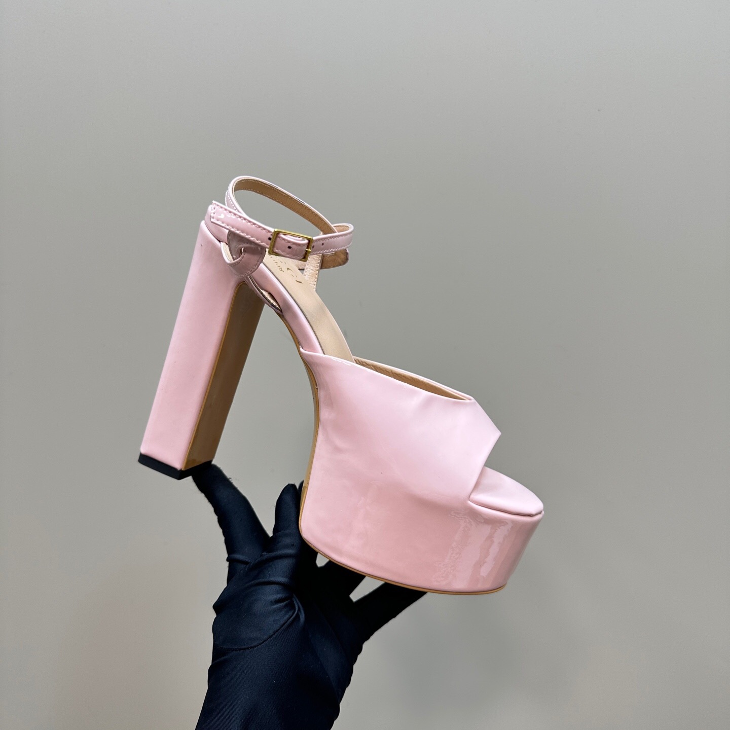 2025 Women Gucci Pink Patent Leather Platform Sandals