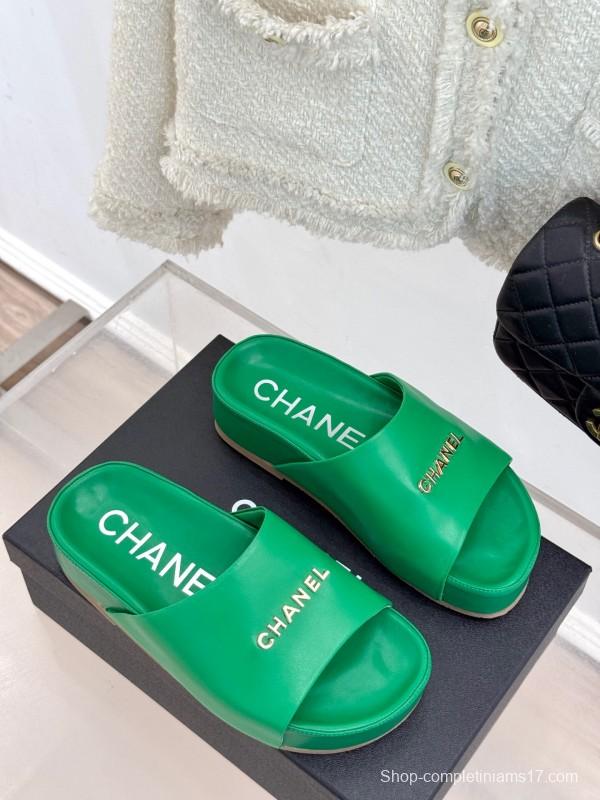 2025 Slippers Chanel Green Leather Slippers