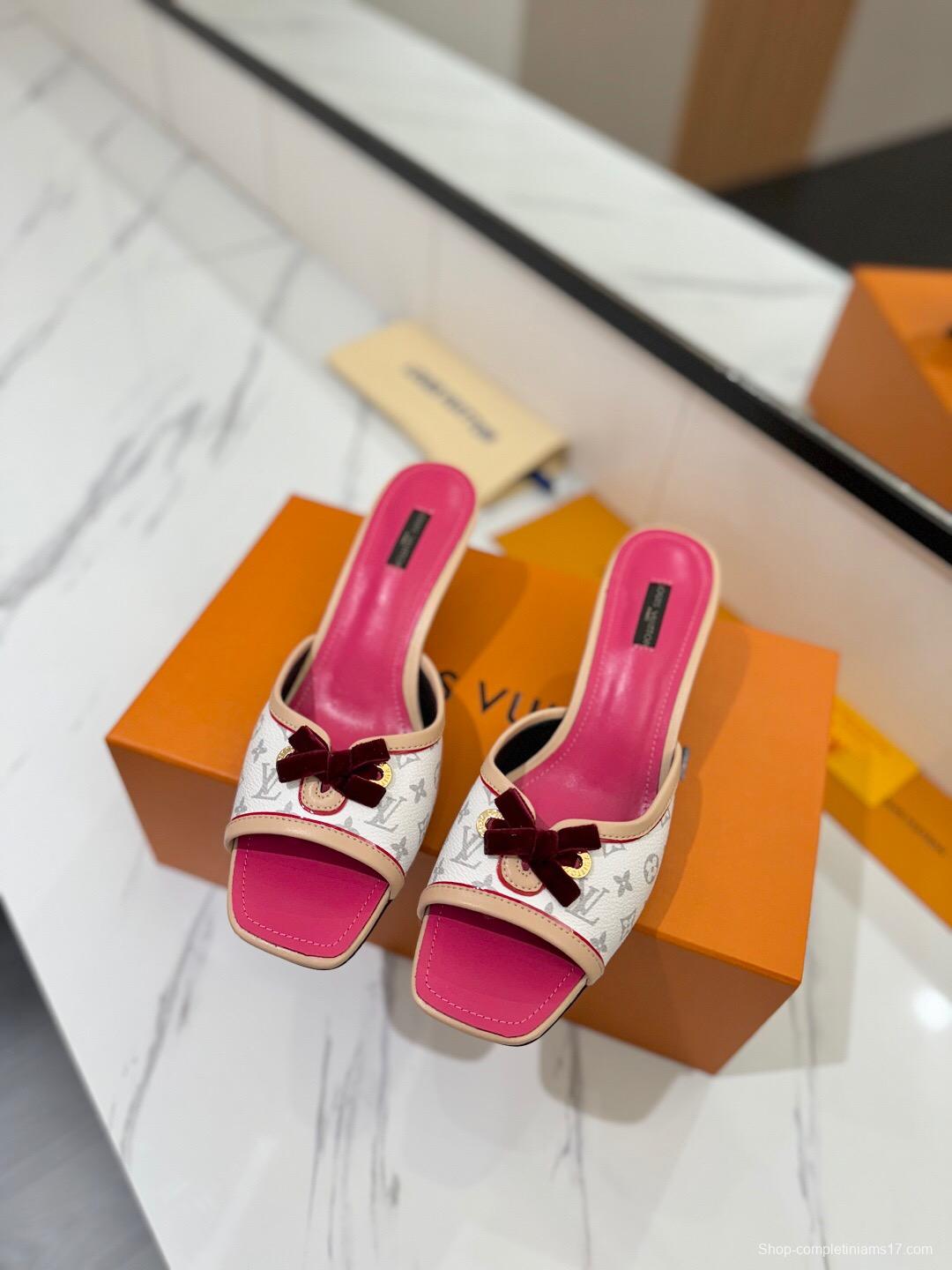 2025 Women Louis Vuitton White Pink Leather Canvas Sandals KFY00310