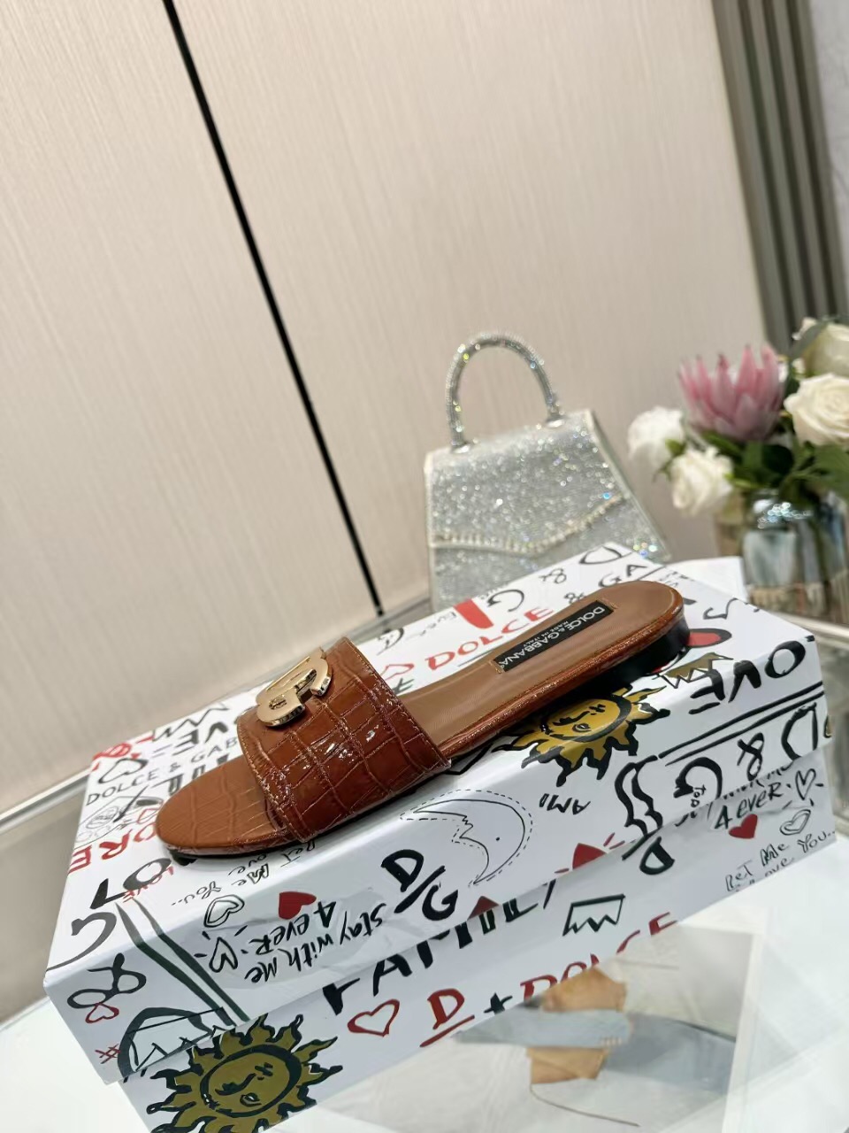 2025 Women Dolce & Gabbana Brown Leather Slippers LY00190