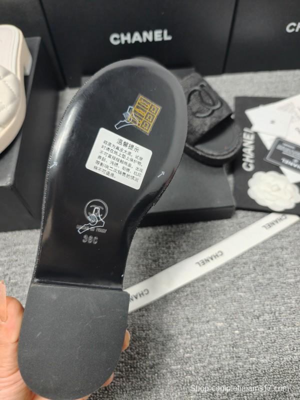 2025 Slippers Chanel Black Fabric Slippers