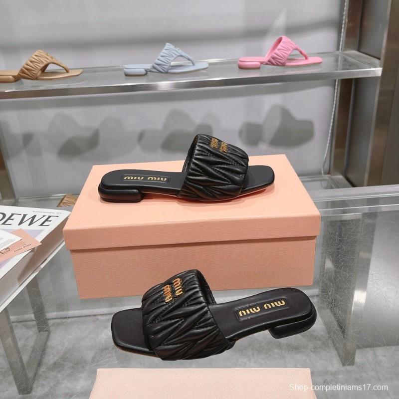 2025 Miumiu Black Leather Slippers KFY00240