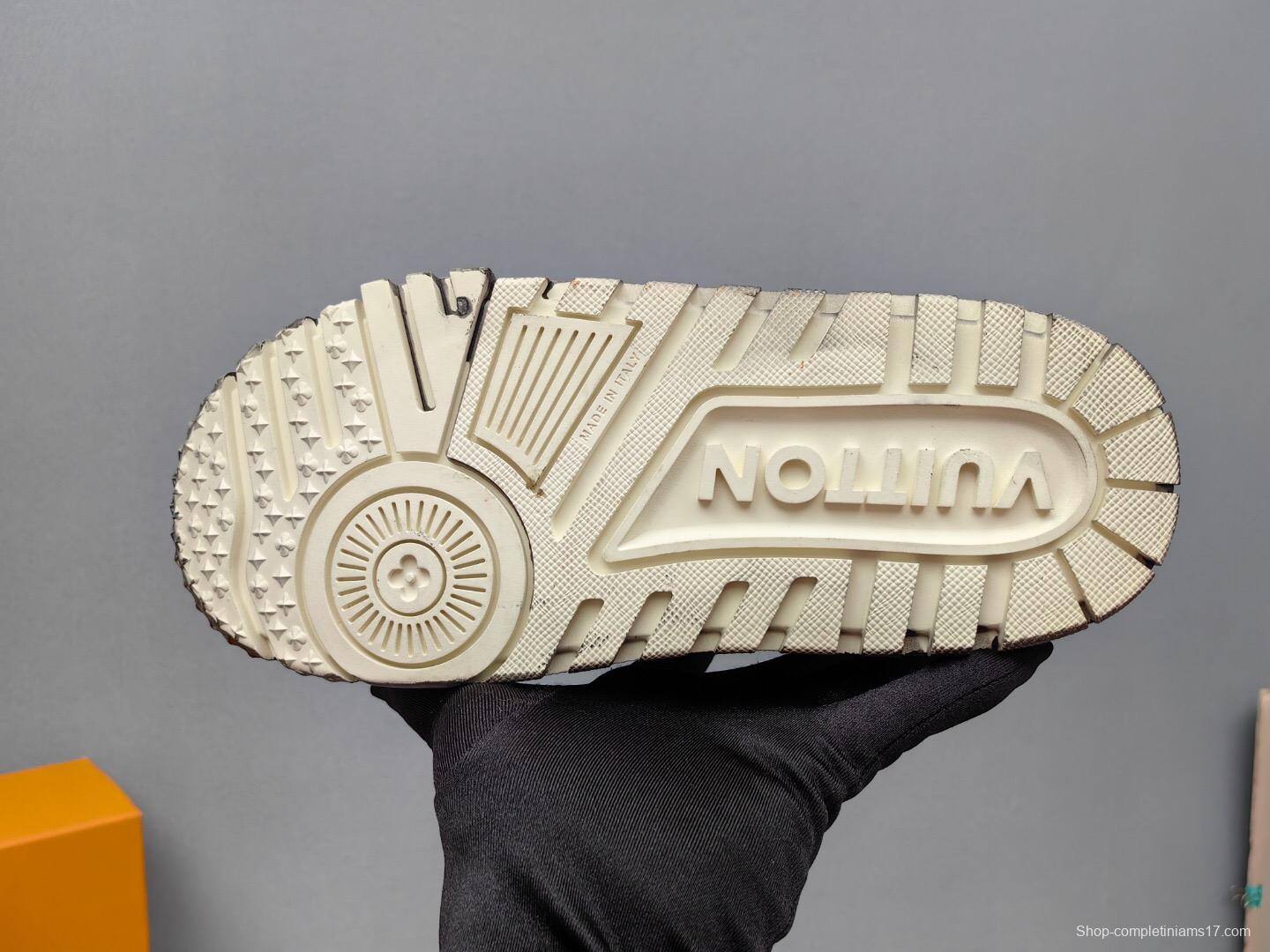 2025 Unisex Louis Vuitton Black White Leather Trainers KFY00510