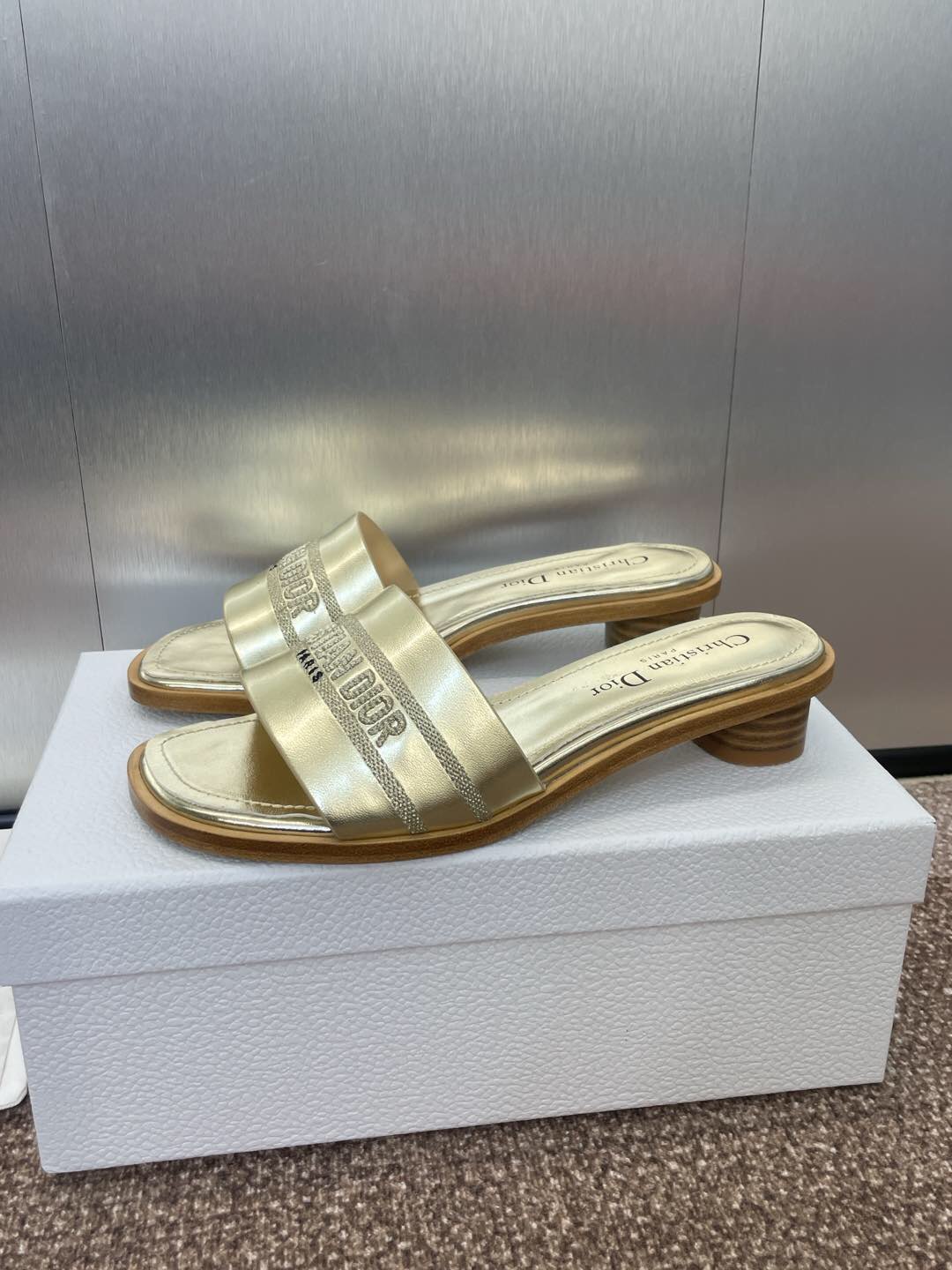 2025 Women Dior Gold Leather Slippers CHRISTIAN DIOR PARIS