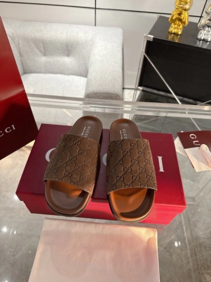 2025 Unisex Gucci Brown Leather Slippers Top Version AS00240