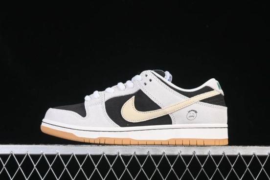Nike SB Dunk Low Casual Skate Shoes - HF3704-001