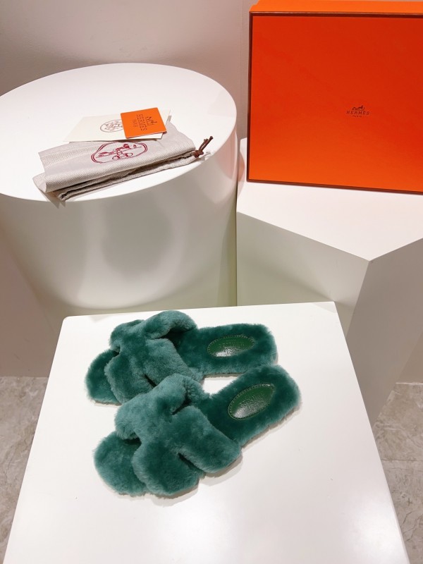 Hermès Teddy Wool H Slippers Flat Sole Fur Slides - LY00240