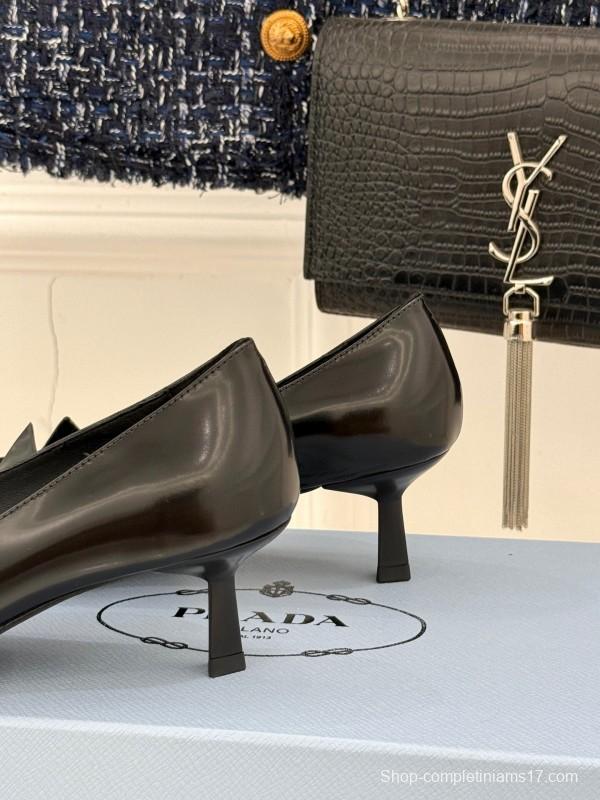 Prada 2025 SS Catwalk Pointed Toe Kitten Heel Single Shoes - KFY00310