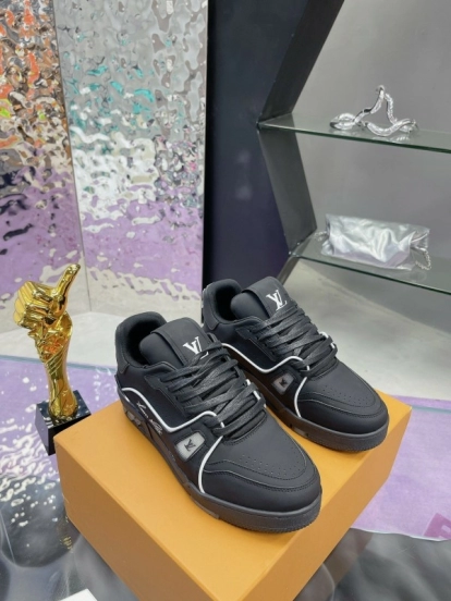 Louis Vuitton LV Trainer Maxi Sneakers with Multi-Color LED Charging Cable - AS00660