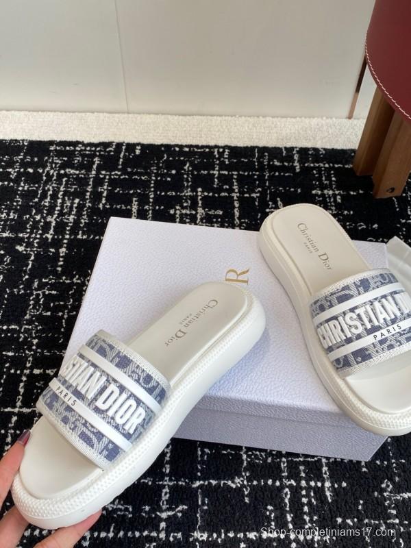 Dior Spring Summer 2025 Latest Ultra-Light Foam Sole Beach Sandals - KFY00260