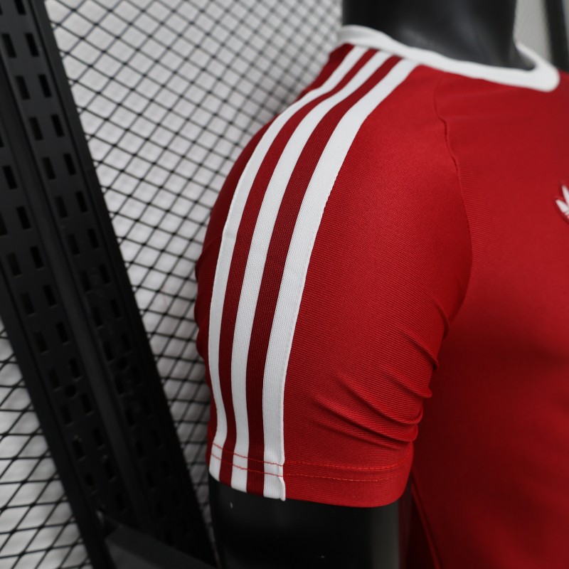 Player Version 26/27 Manchester United Red with White Three-Stripe Shoulders Jersey